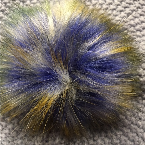 Anthropologie-Norla Glacia Faux Fur Pom Pom Hat - Picture 4 of 8